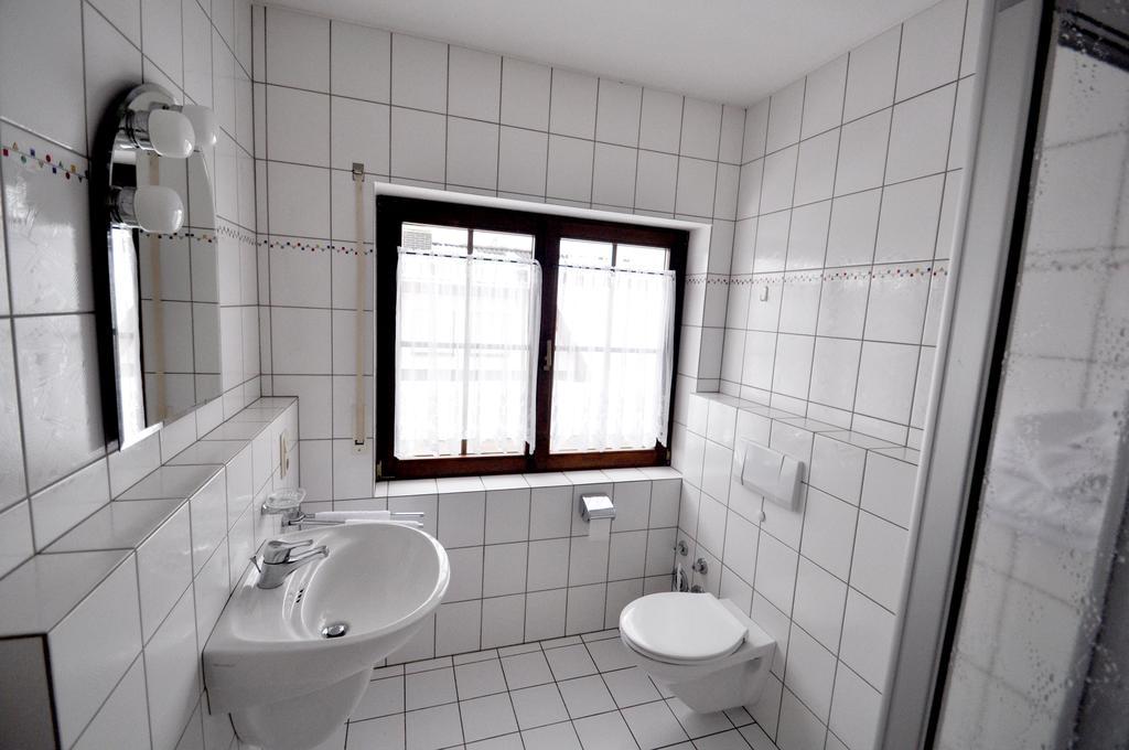 Ferienwohnung Am Moselufer Zell an der Mosel Dış mekan fotoğraf